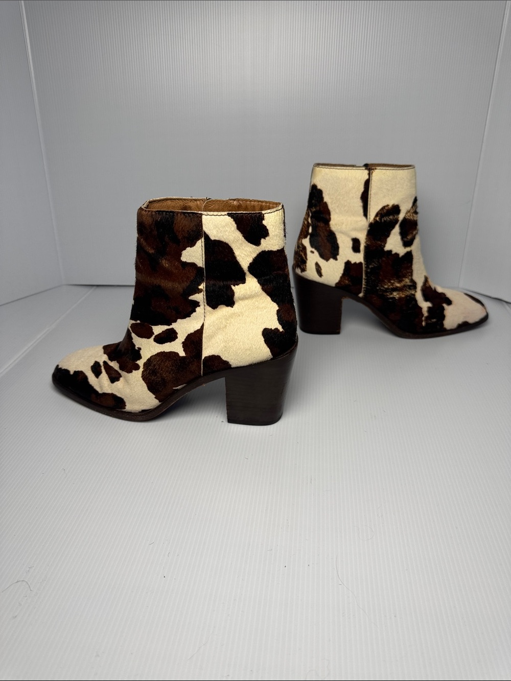 FRYE Calf Hair Cow Print Ankle Boots Heeled Cream Brown Side Zip Western 8.5 - Picture 4 of 13